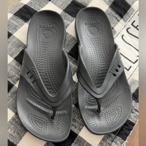 Crocs Kadee Thong Black woman’s Sandals like new size 9